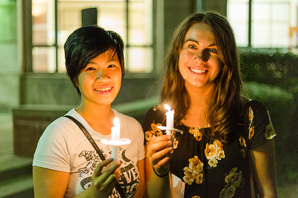 160824-esm-freshman-candle-light-63