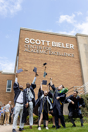 villa-maria-graduation-2025_2919