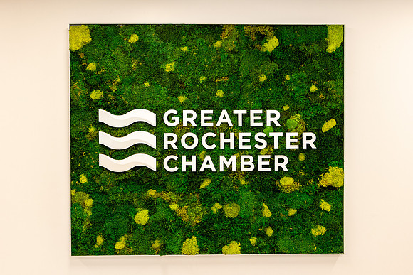 chamber-ribbon-cutting_225