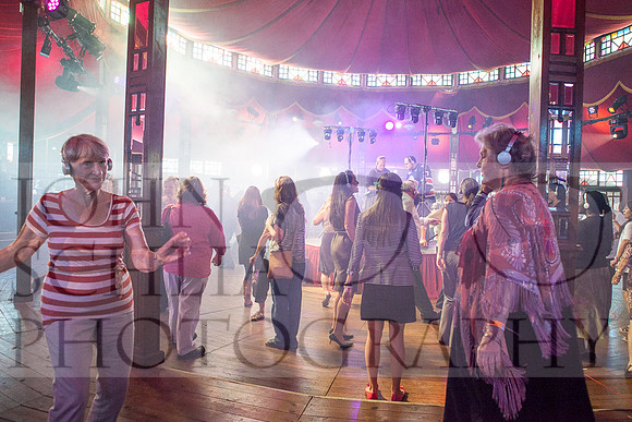 john-schlia-photography-brown-bag-disco-14-016