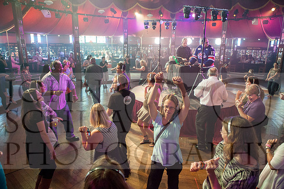 john-schlia-photography-brown-bag-disco-14-004