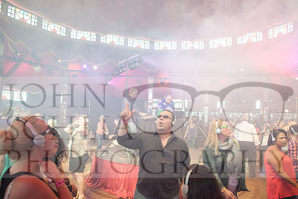 john-schlia-photography-brown-bag-disco-14-011