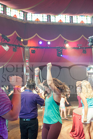 john-schlia-photography-brown-bag-disco-14-013