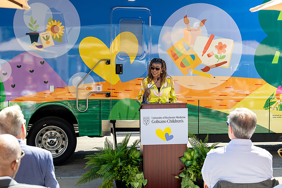 mobile-clinic_0847