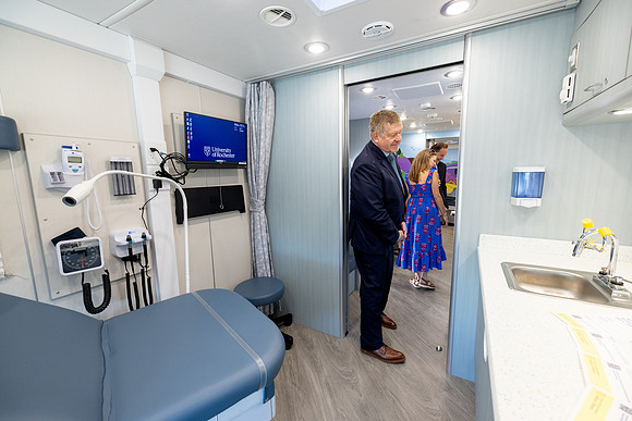 mobile-clinic_0041