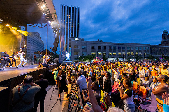 crowd-jazz_1158-web