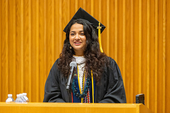 english-graduation-2024_0551