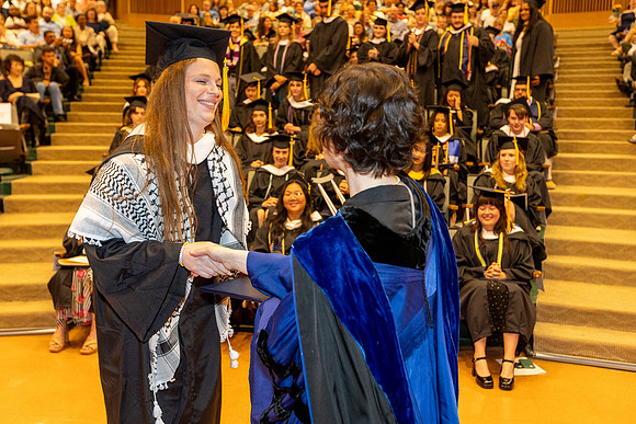 english-graduation-2024_0763