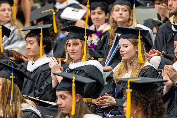 english-graduation-2024_0252