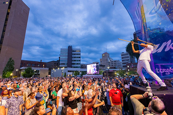 crowd-jazz_1051-web