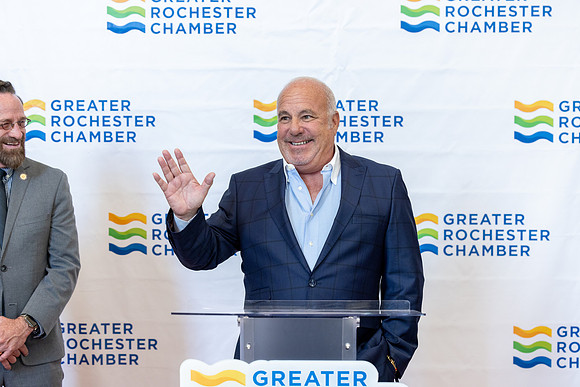 chamber-ribbon-cutting_303