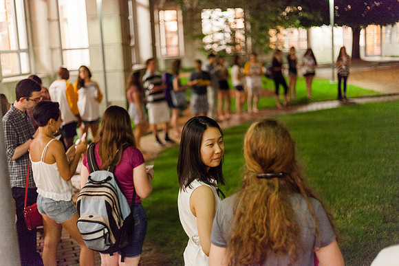 160824-esm-freshman-candle-light-5