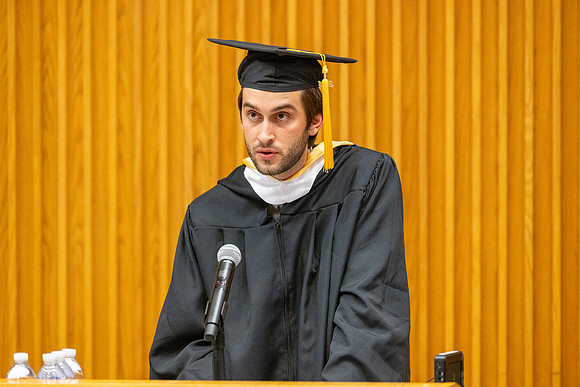 english-graduation-2024_0533