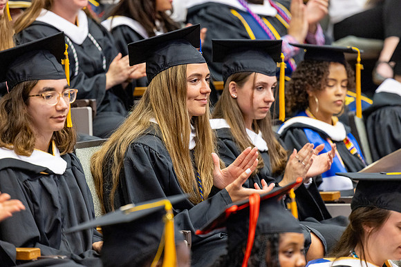 english-graduation-2024_0275