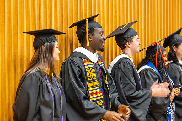 english-graduation-2024_0348