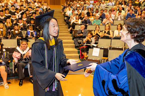 english-graduation-2024_0643