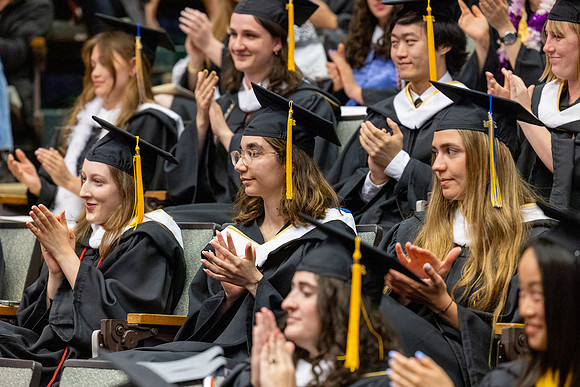 english-graduation-2024_0574