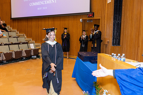 english-graduation-2024_0336
