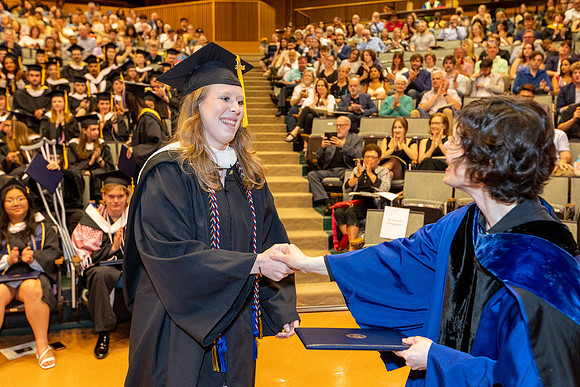 english-graduation-2024_0648