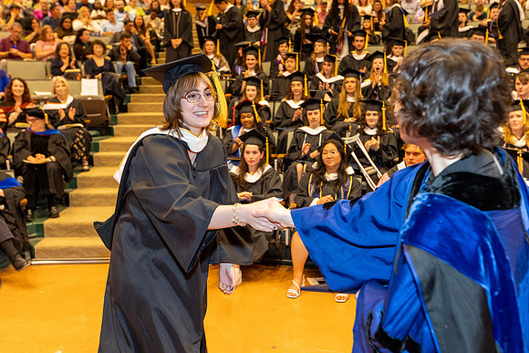 english-graduation-2024_0875