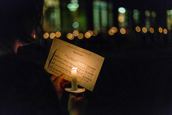 160824-esm-freshman-candle-light-44