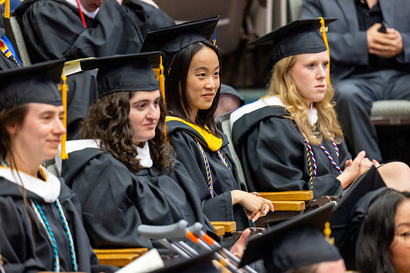 english-graduation-2024_0272