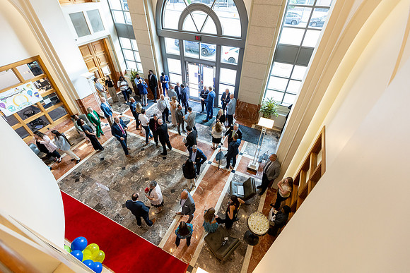 chamber-ribbon-cutting_190