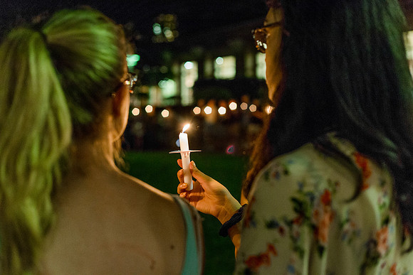 160824-esm-freshman-candle-light-42