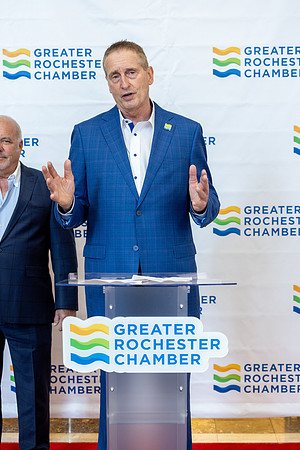 chamber-ribbon-cutting_244