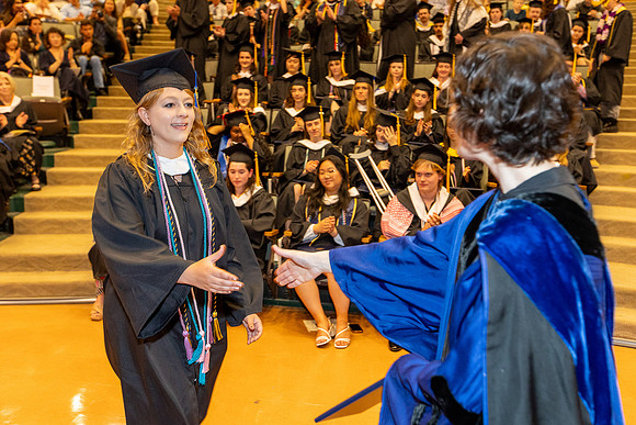 english-graduation-2024_0781
