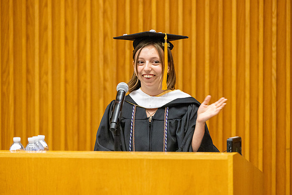 english-graduation-2024_0468