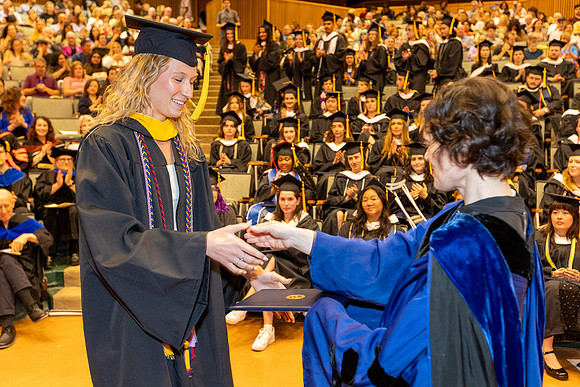 english-graduation-2024_0834