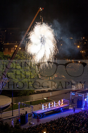 john-schlia-photography-circus-orange-14-028