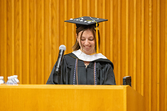 english-graduation-2024_0476