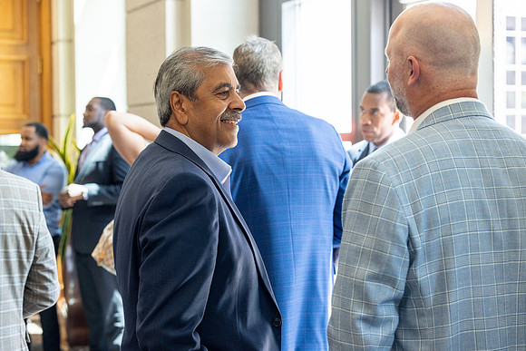 chamber-ribbon-cutting_159