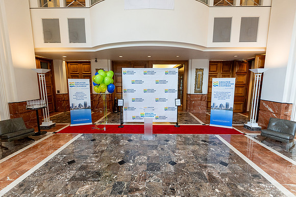 chamber-ribbon-cutting_001