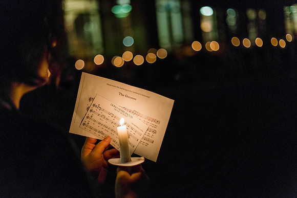 160824-esm-freshman-candle-light-43