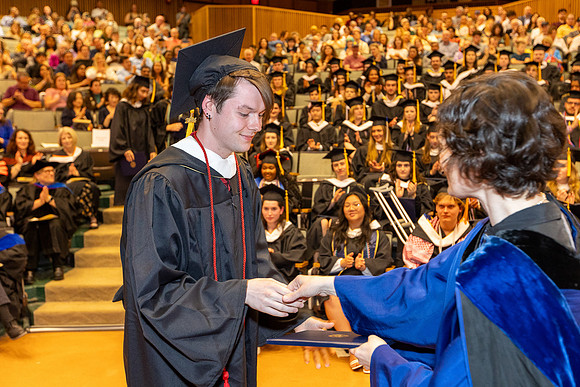 english-graduation-2024_0696