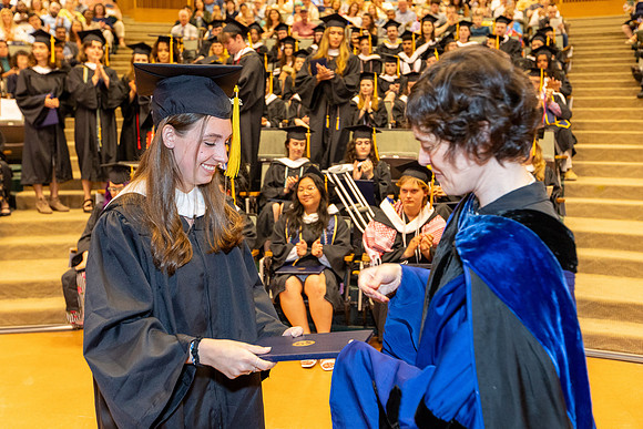 english-graduation-2024_0682