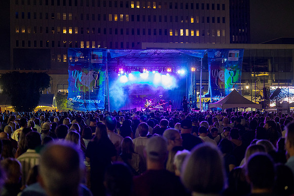 crowd-jazz_1308