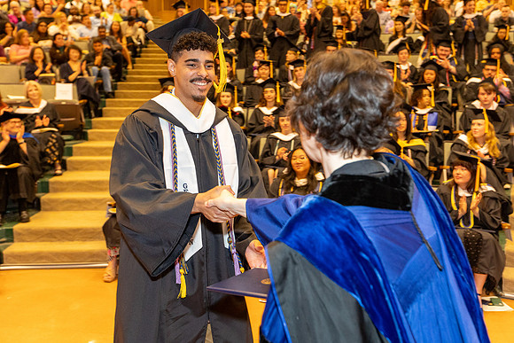 english-graduation-2024_0863