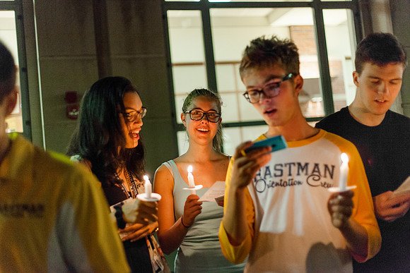 160824-esm-freshman-candle-light-20