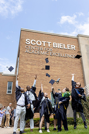 villa-maria-graduation-2025_2922