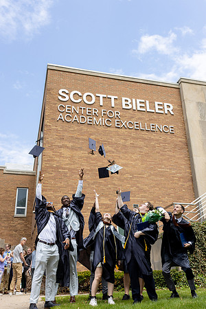 villa-maria-graduation-2025_2920