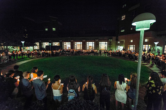 160824-esm-freshman-candle-light-60