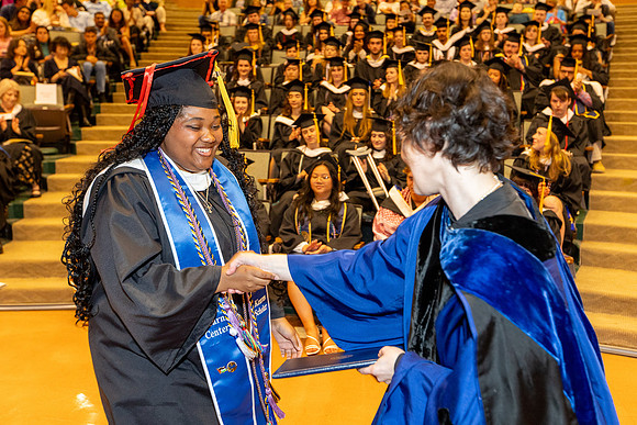 english-graduation-2024_0623