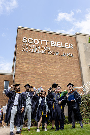 villa-maria-graduation-2025_2918